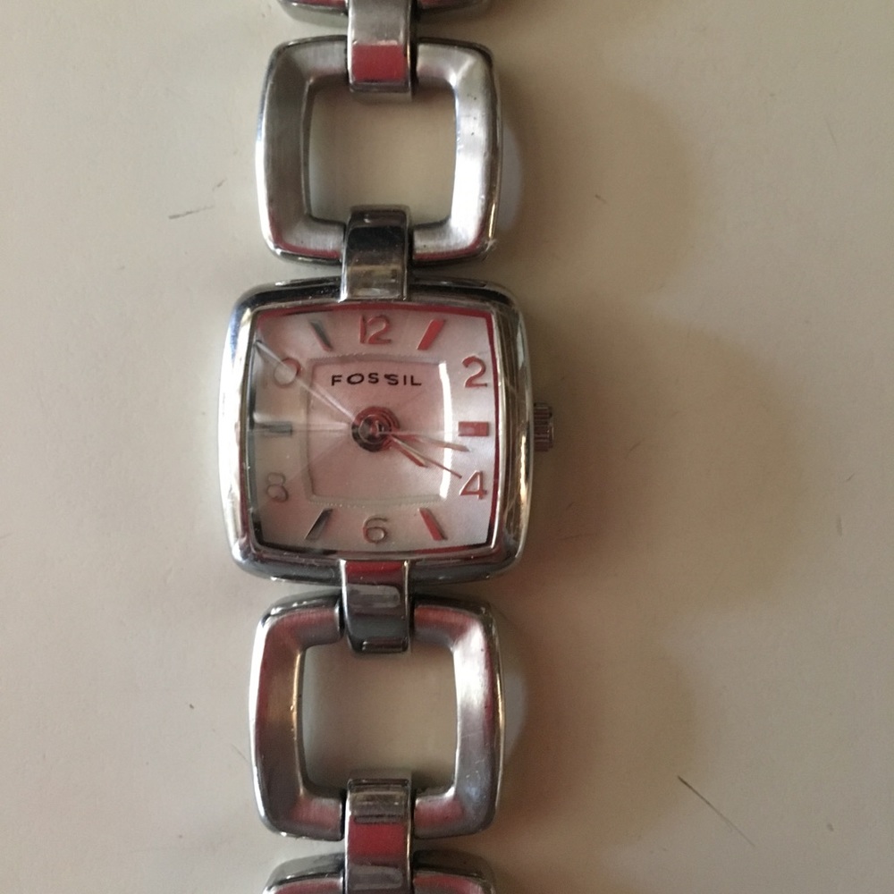 Ladies Fossil watch - needs battery